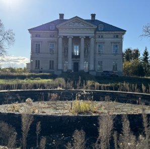 Pałac z pięknym parkiem 3
