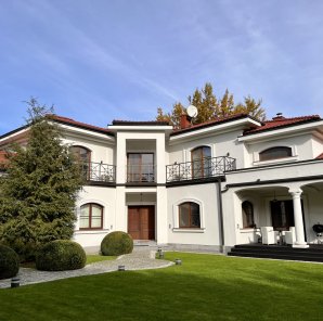Elegancki dom blisko szkoły amerykańskiej. 1