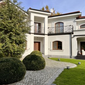 Elegancki dom blisko szkoły amerykańskiej.  17