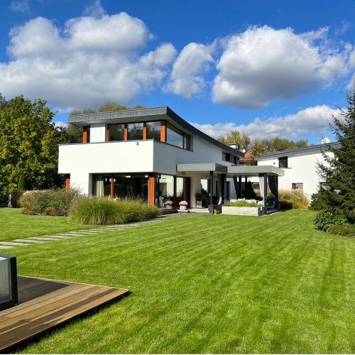 Nowoczesna rezydencja z basenem w Konstancinie 8